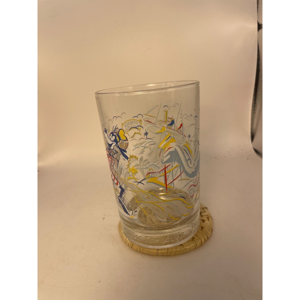 McDonalds Walt Disney World 25th Anniversary Goofy Typhoon Lagoon Glass Cup